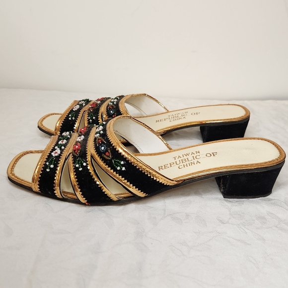 60s Gold Beaded Sandals - Picture 2 of 10